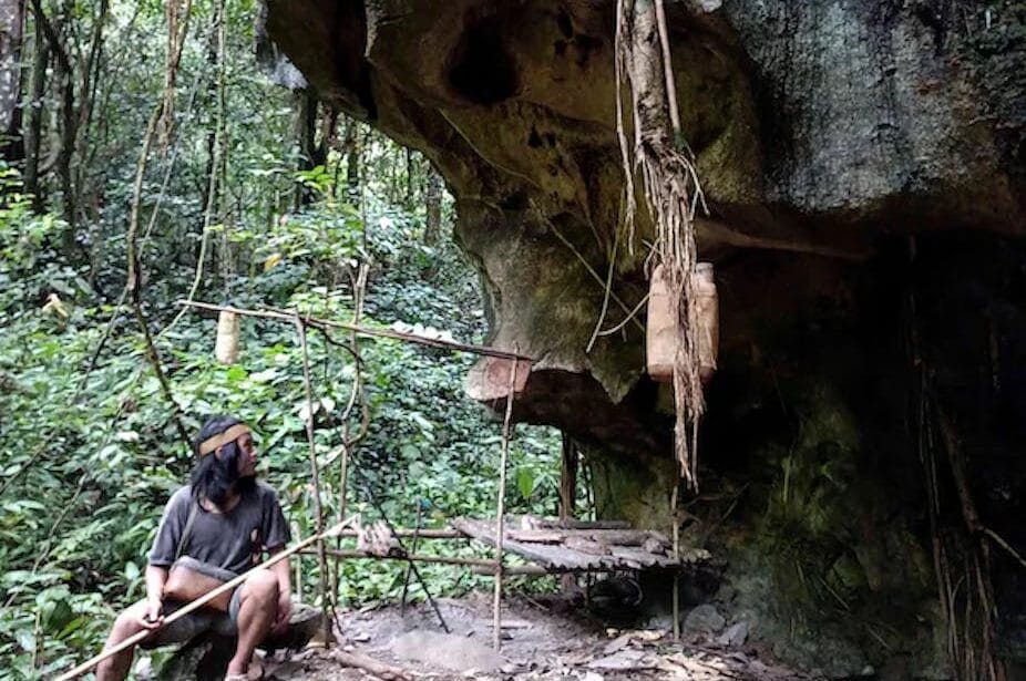 Suku punan batu berada di sebuah goa karst di pedalaman Kabupaten Bulungan, Kalimantan Utara.