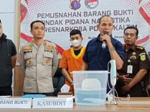 polda kaltim musnahkan sabu