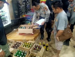 Polres PPU Sita Ratusan Botol Miras Ilegal di Kawasan IKN