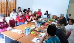 Komisi I DPRD Kaltim lakukan peninjauan lapangan ke PT Bukit Menjangan Lestari atas dugaan pencemaran lingkungan. (Foto: Humas DPRD Kaltim)