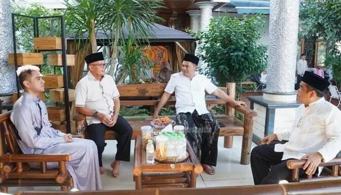 Suasana Open House Hari Pertama Lebaran 2025 di Kediaman Ketua DPRD Kaltim, Hasanuddin Mas’ud. (Humas DPRD Kaltim)
