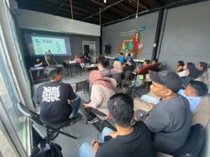 Momen peringatan World Press Freedom Day (WPFD) 2025, Aliansi Jurnalis Independen (AJI) Balikpapan menggelar diskusi dan nonton bareng film ‘Cut to Cut’ di Andaliman Coffee Balikpapan, Sabtu (10/5/2025).
