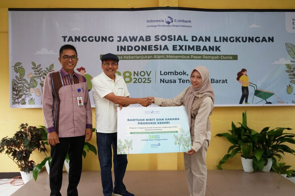 Indonesia Eximbank mendorong ekspor kemiri Lombok Tengah lewat program TJSL dengan bantuan mesin, bibit unggul, dan pemberdayaan petani perempuan. (Indonesia Eximbank)