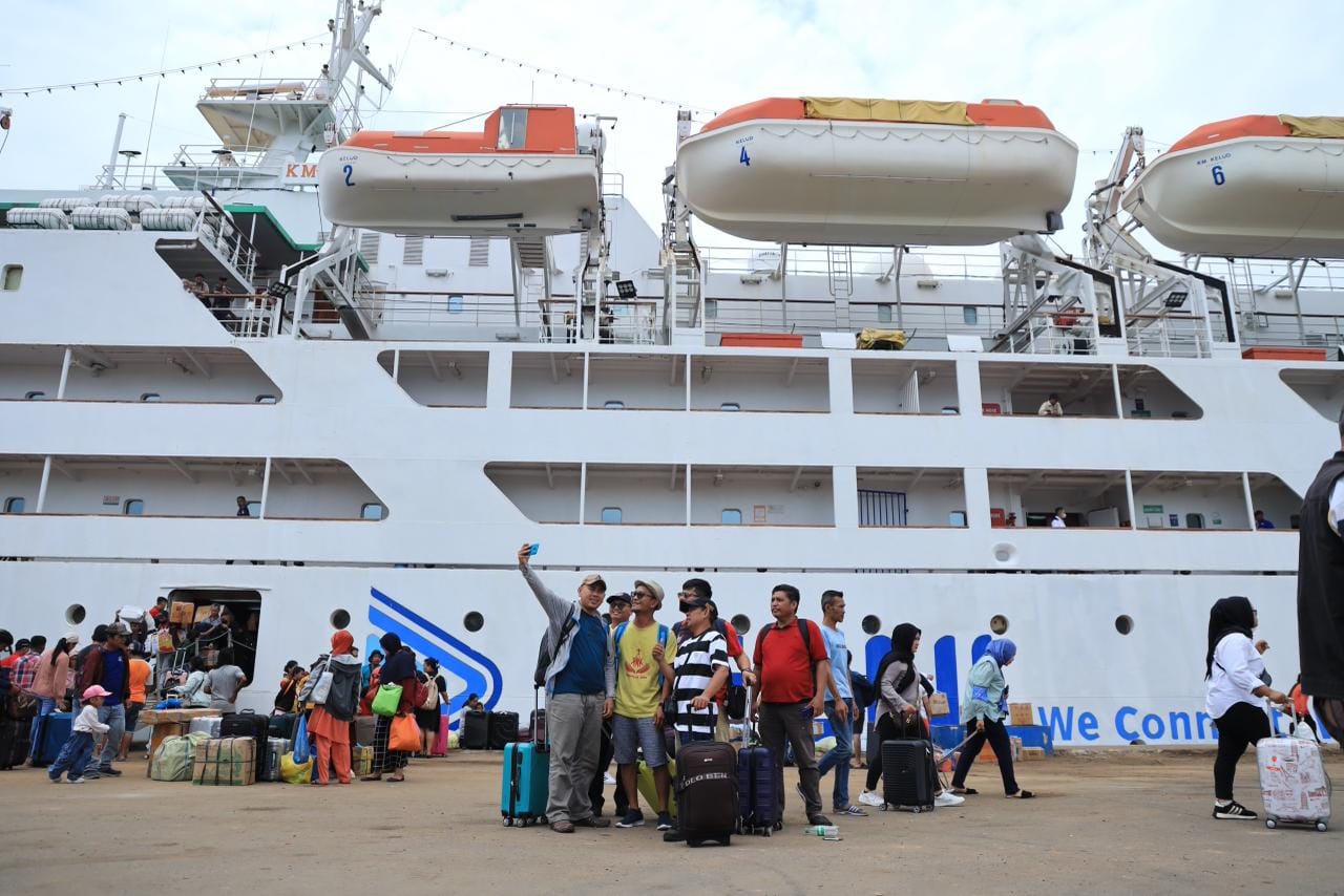 jadwal dan info kapal pelni balikpapan makassar april 2026