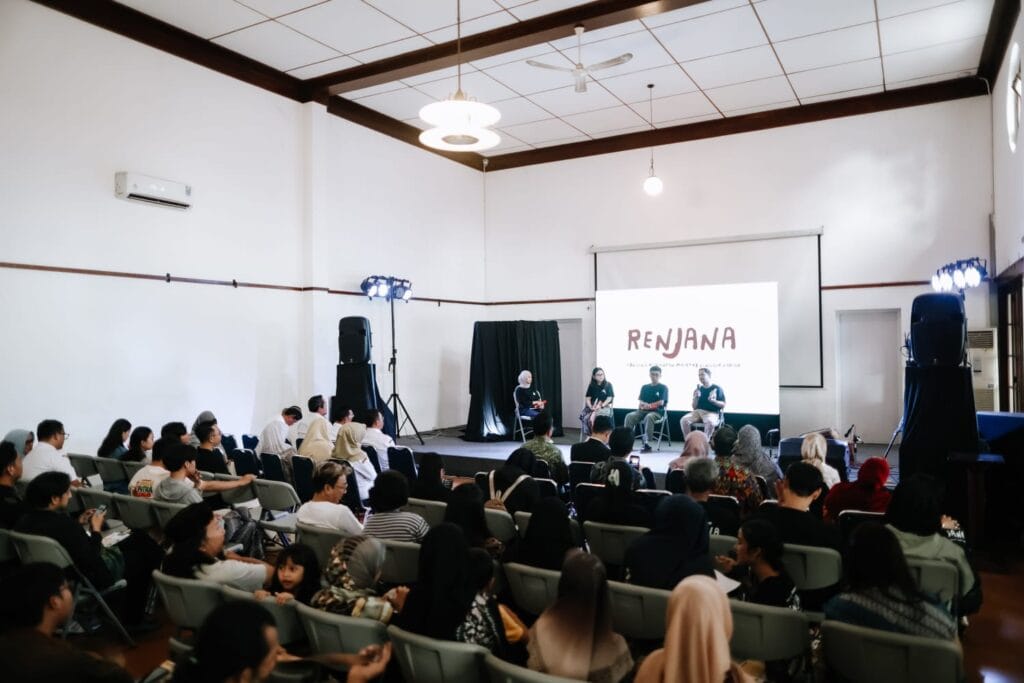 Suasana peluncuran novel grafis “Renjana: Dongeng Kehidupan Maestro Lengger Dariah” di Ruang Gatra Hetero Space, Purwokerto, pada Rabu (25/2/2026). (Foto: Dokumentasi Panitia)