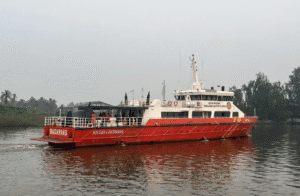 Kapal SAR Basarnas KN SAR Laksmana 241 berangkat lakukan pencarian Kapal Virgo Transport 8 Rute Surabaya-Banjarmasin yang hilang kontak di Laut Jawa, pada Minggu (13/9/2026) (Foto : Basarnas).